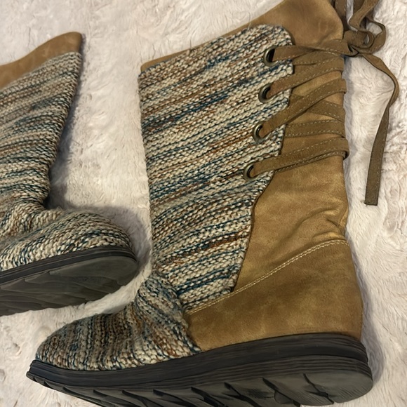 Size 8 boots - Picture 2 of 12